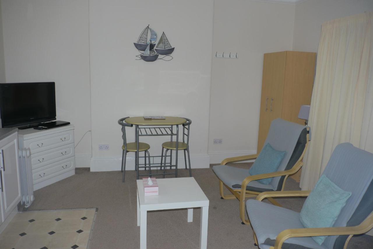 Broadshade Holiday Apartments Paignton Room photo
