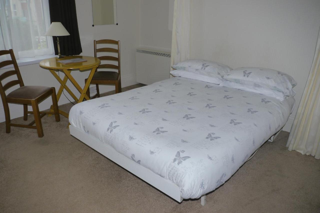 Broadshade Holiday Apartments Paignton Room photo